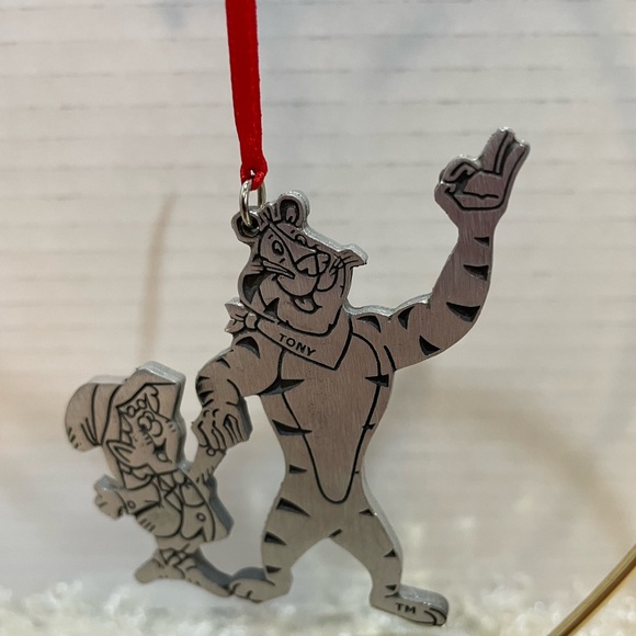 Kellogg Metal Christmas Ornament Tony The Tiger and Keebler Elf Operations 2001 - Picture 1 of 5